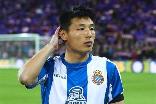 开云体育-憋屈!102天未首发武磊罕见怒推对手 队友的反应……