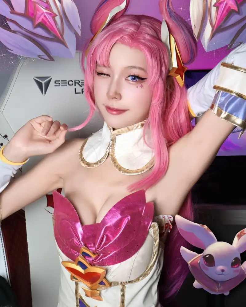 开云电子-卡莎cos：我观察了一下，你QWE都没进化吧