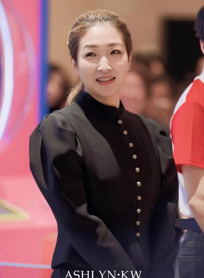 开云电子-抵达澳门，刘诗雯上任，正式任命，新岗位曝光，和孙颖莎互动|乒乓球世界杯|国际乒联|国乒|乒乓球|世界杯_新浪新闻